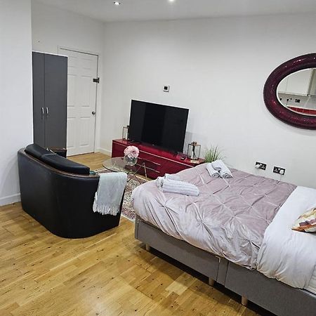 Empire Studio Apartment Bedford Exterior photo
