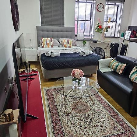 Empire Studio Apartment Bedford Exterior photo
