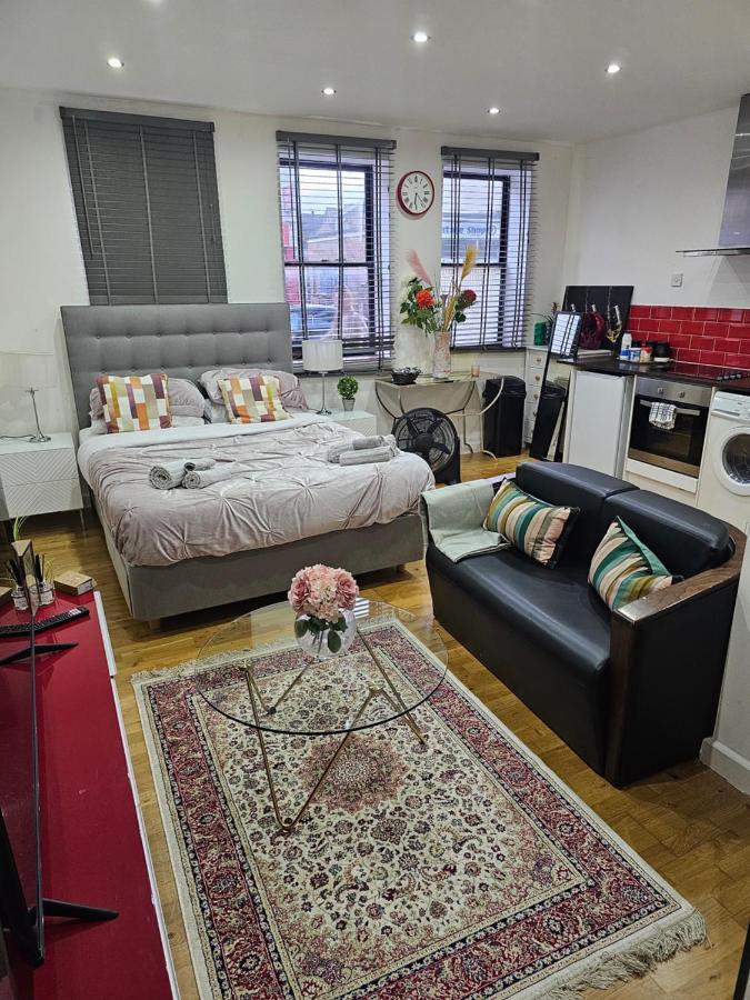 Empire Studio Apartment Bedford Exterior photo